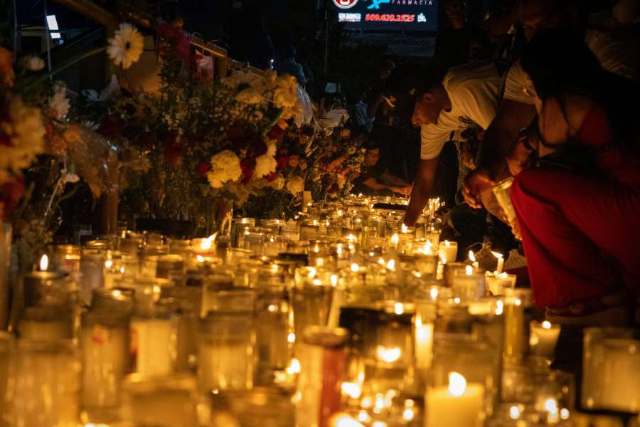 Truckee Community Holds Vigil for Victims of Deadly Castle Peak Avalanche Truckee Community Holds Vigil for Victims of Deadly Castle Peak Avalanche